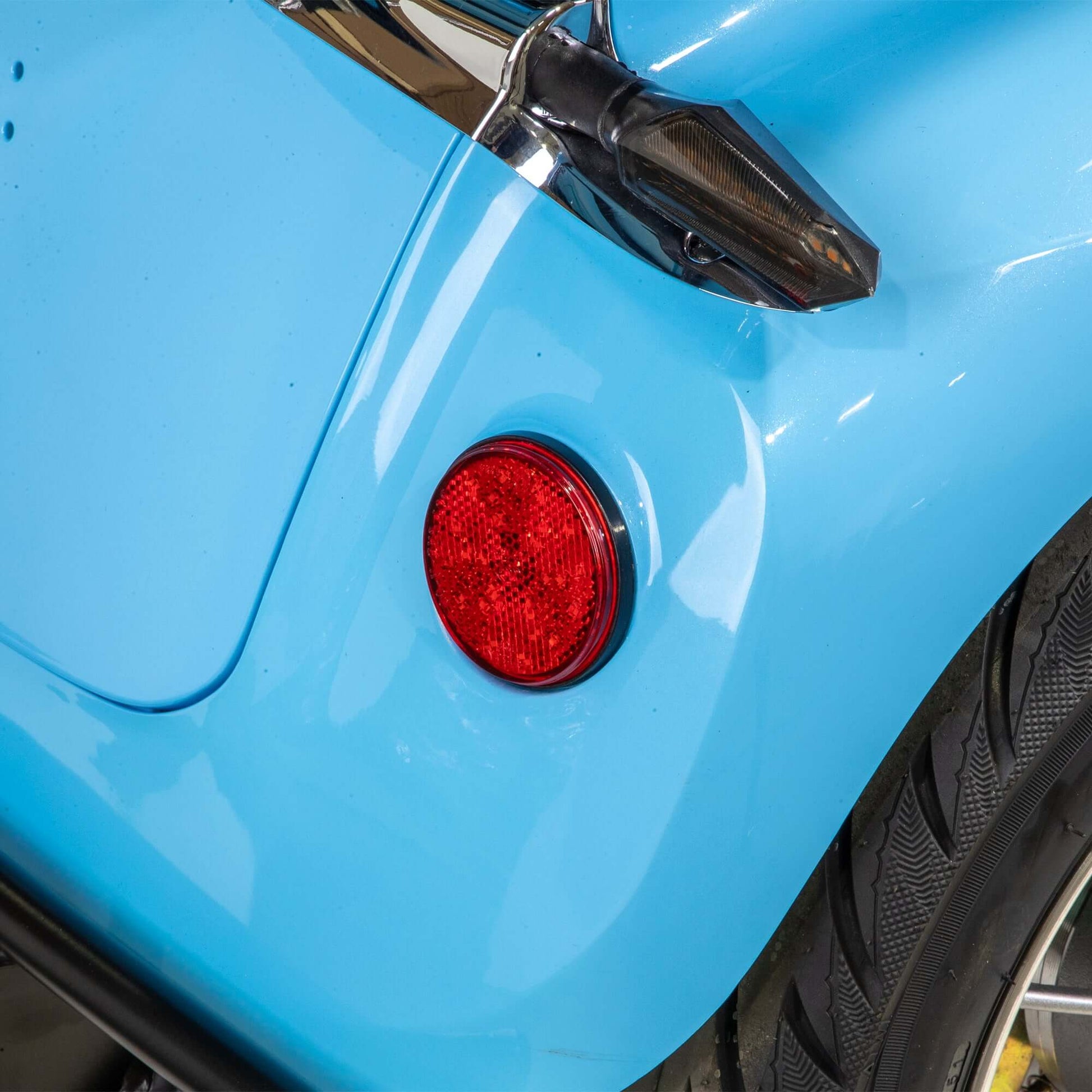 Elite Mobility Scooter - right rear taillight off