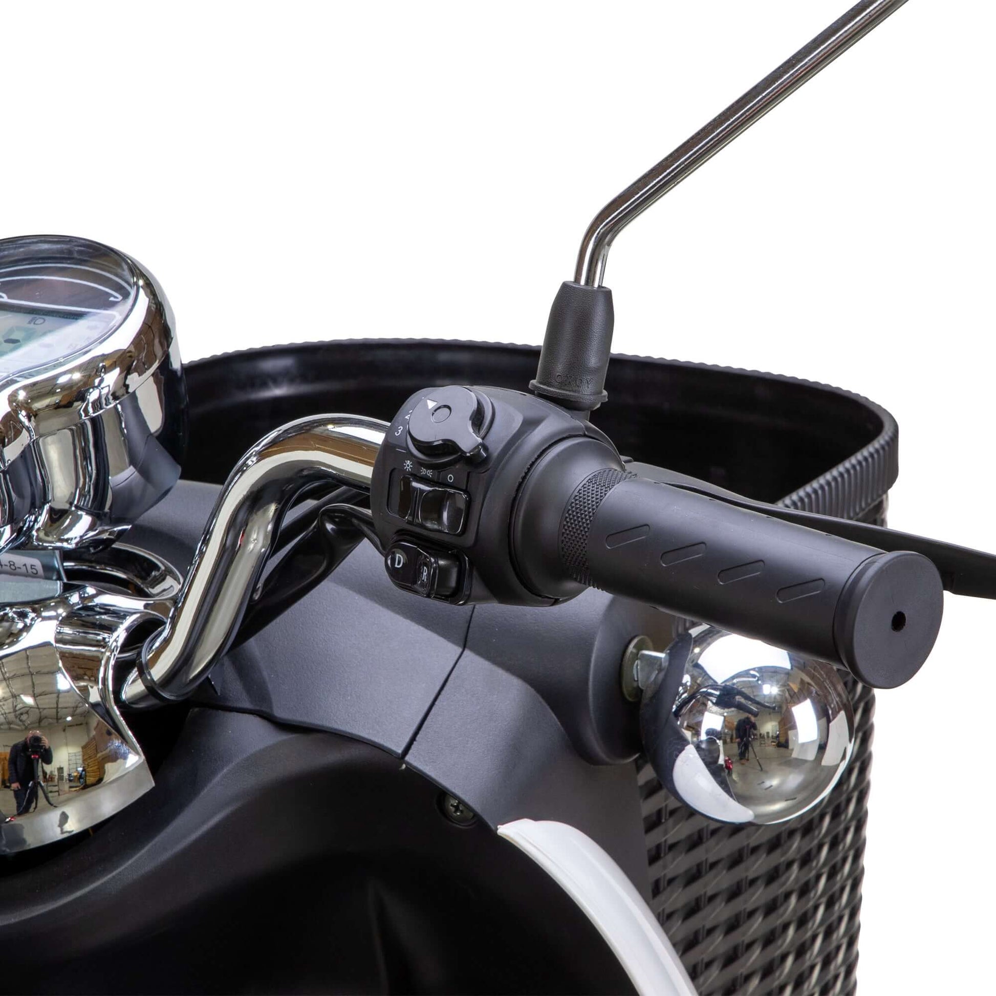 Supreme Mobility Scooter - handlebar right side