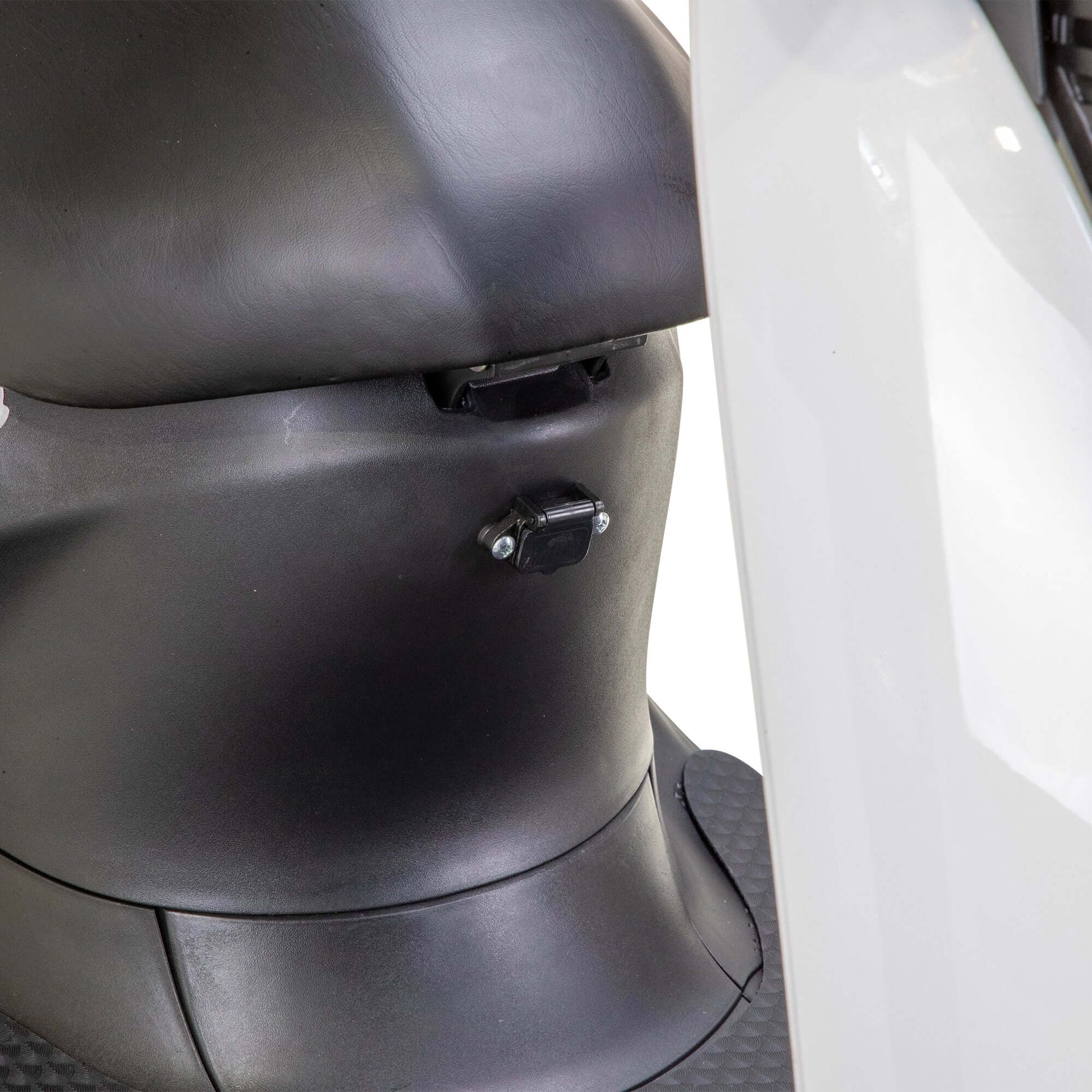 Supreme Mobility Scooter - seat and foot rest